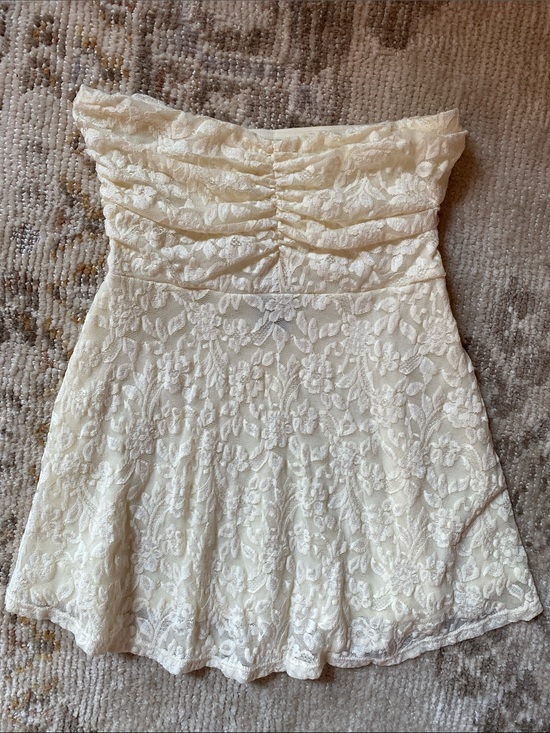 Moda International Tops - Moda International Ivory Lace Strapless Camisole